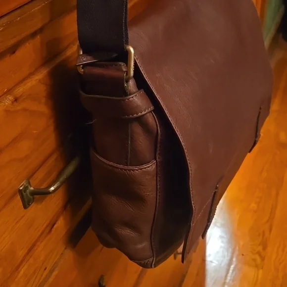 Fossil Atlas EW Brown Leather Messenger Bag
